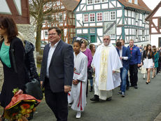 1. Heilige Kommunion in St. Crescentius (Foto: Karl-Franz Thiede)